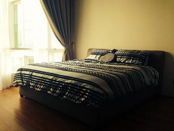Vw Holiday Apartment At Soho Suites Klcc - Image 1
