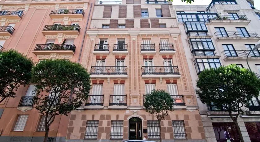 Retiro Park Apartment by Flatsweethome - Image 1