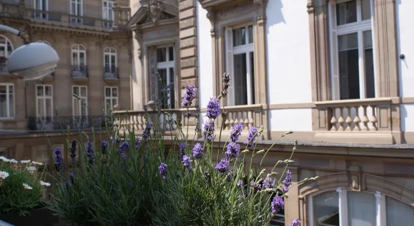 Studio de l'Hôtel de Ville - Image 1