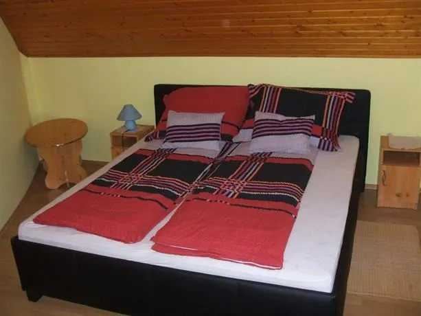 Tó Vendégház - Image 1