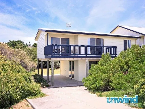 Coast On Newell - Holiday House Rental Accommodation - Image 1