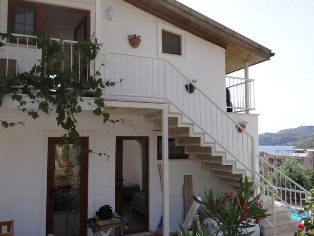 Mira Rooms - Image 1