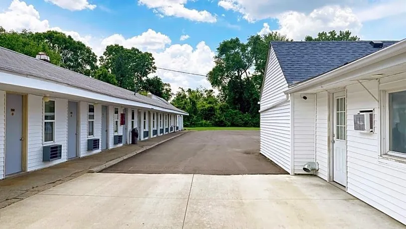 Value Inn Motel Sandusky - Image 1