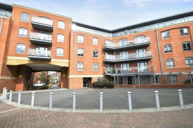 Oxford Apartment - Image 1