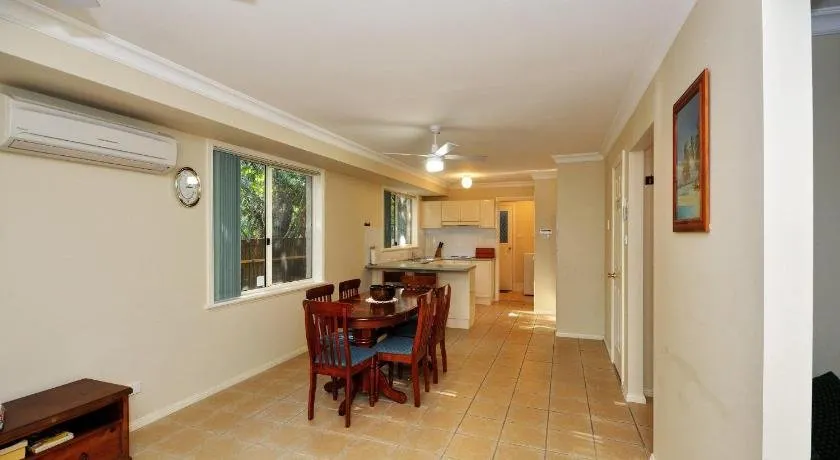 Four Bedroom Quality Townhouse - Image 1