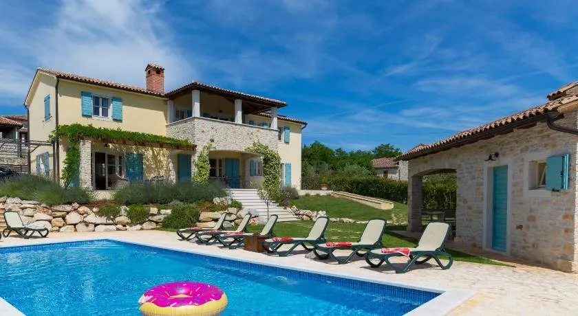 Villa Azzurra Heraki - Image 1