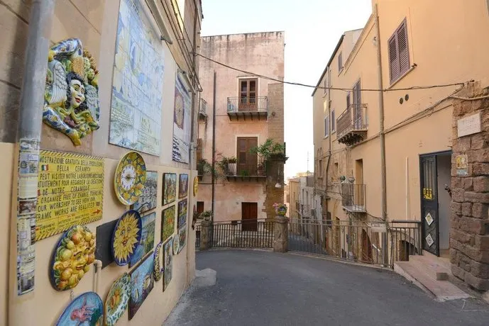La Bifora - Image 1