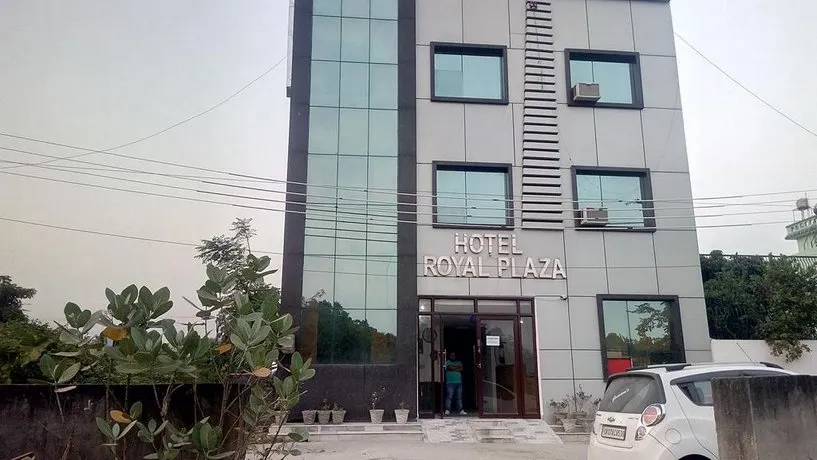 Hotel Royal Plaza - Image 1