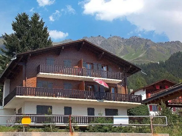 Les Roxes 5 - Three Bedroom - Image 1
