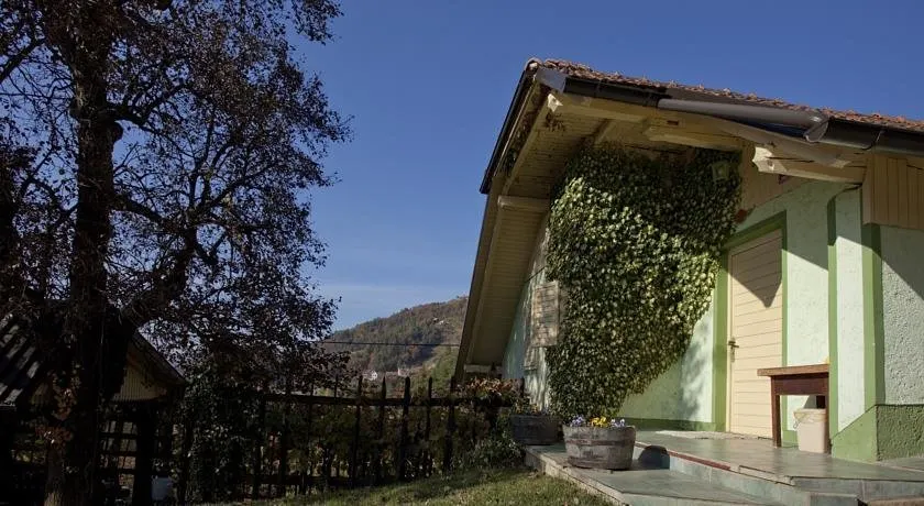 Vineyard Cottage Gole - Image 1