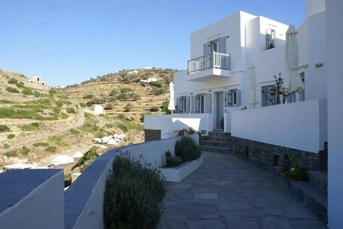 Petra & Fos Studios And Rooms - Image 1