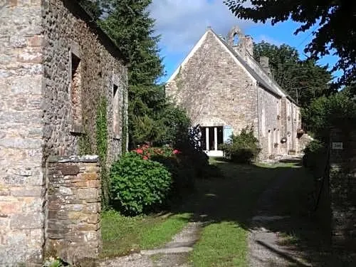 Prieure Saint Pierre De La Luthumiere - Image 1