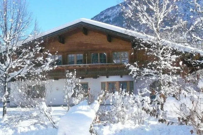 Haus Heel - Image 1