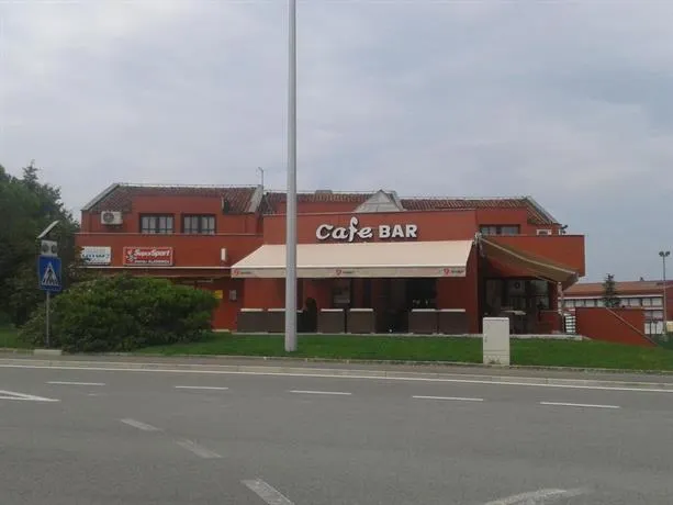 Motel Sun Sport - Image 1