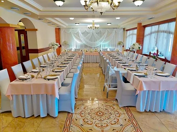 Hotel Alfa - Image 1