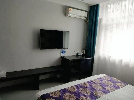 Milan Hotel - Image 1