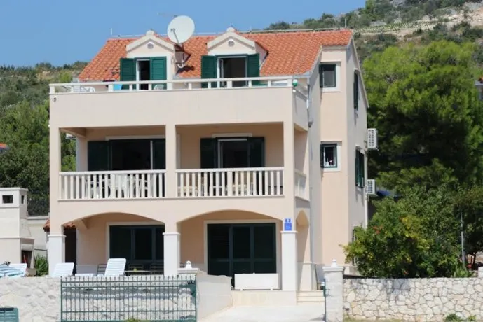 Beach Apartments Rogoznica - Image 1