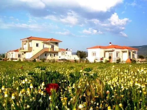 Aigialia Holiday Houses - Image 1