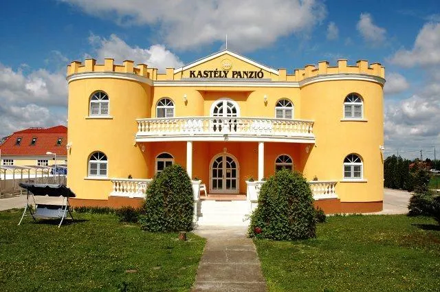 Kastély Panzió - Image 1