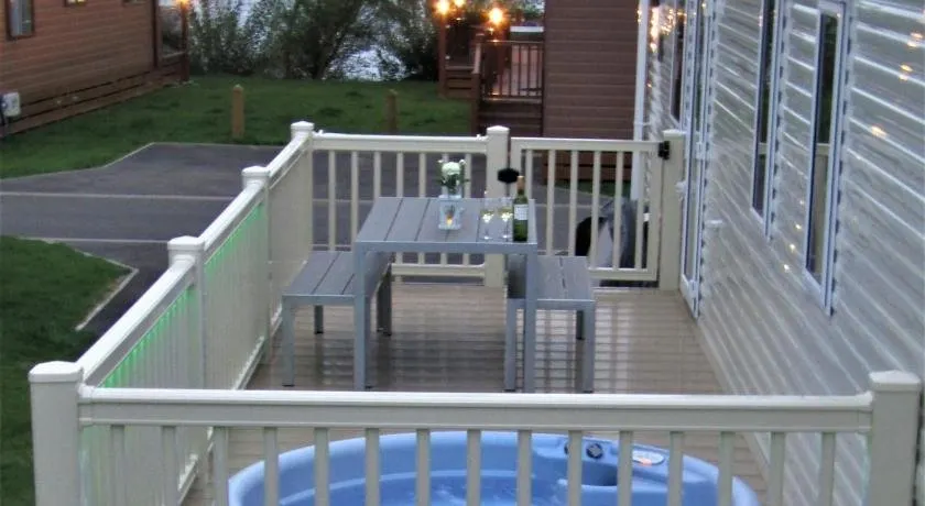 Serenity Luxury Hot Tub Breaks - Image 1