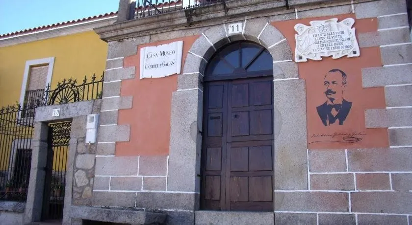 Apartamentos La Presa - Image 1