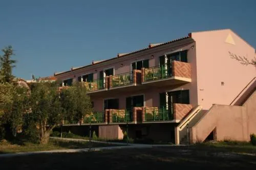 Hotel Harris - Image 1