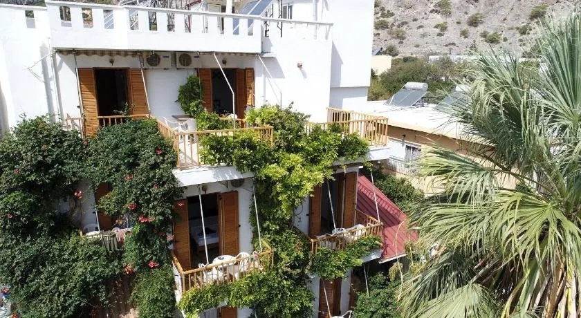 Lissos Rooms Sougia - Image 1