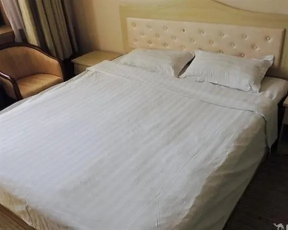 Sishui Haichang Business Hotel - Image 1