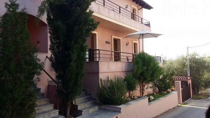 Annouda's Maisons - Image 1