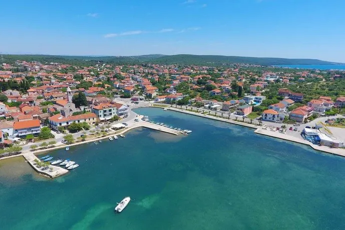 Holiday Home Zemljak - Image 1