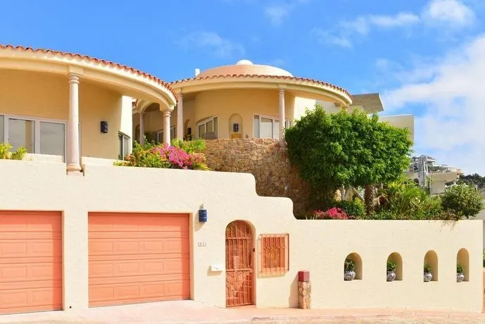 Casa Lorena 4 Bedrooms 3.5 Bathrooms Home - Image 1