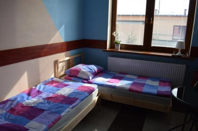 Zloty Dab Hostel Pokoje - Image 1