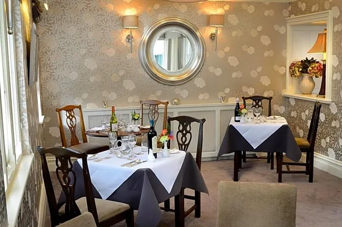 Clare House Hotel - Image 1