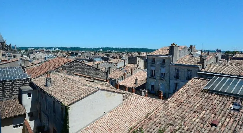 Bordeaux Design Apartments - Image 1