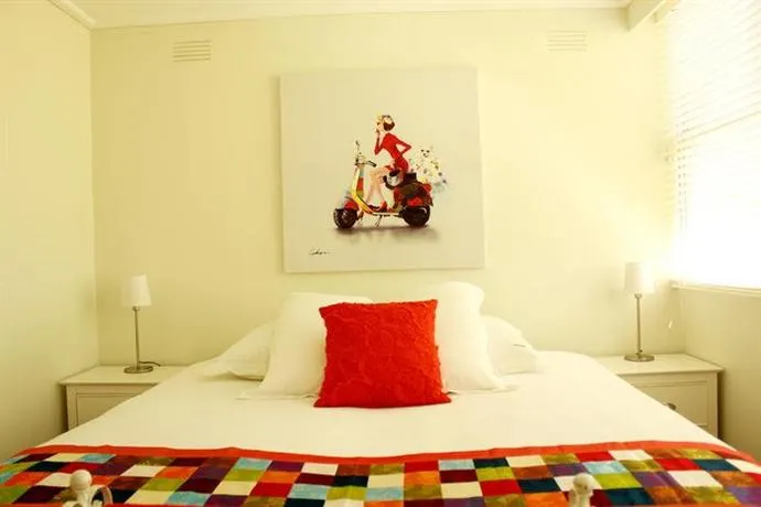 Colour Pop Fitzroy - Pets, Parking, Balcony, 3bdrm - Image 1