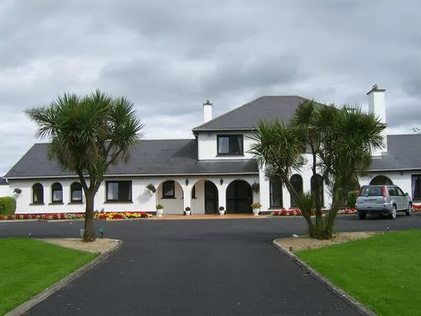 Bunratty Villa Bed and Breakfast - Image 1