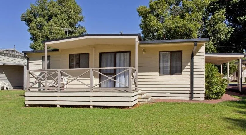 Cottage 20 - 3 Bedroom - Lake Hume Resort - Image 1