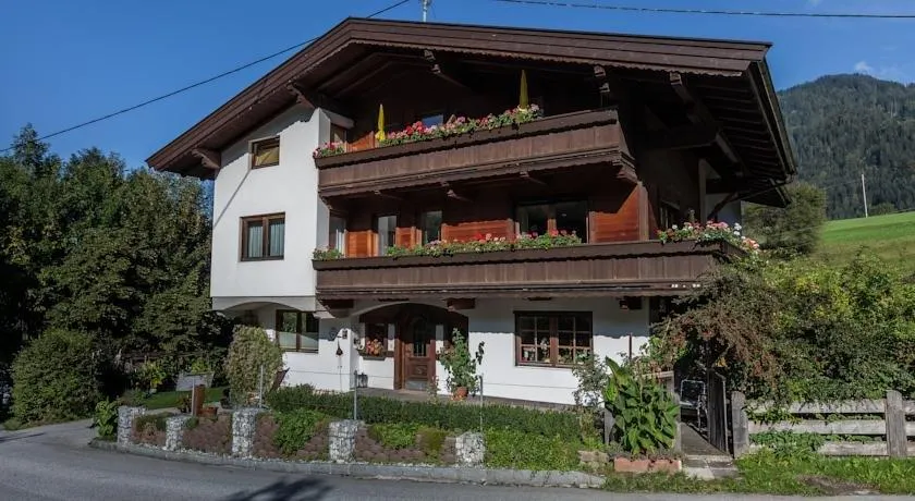 Alpbach Apartments - Image 1