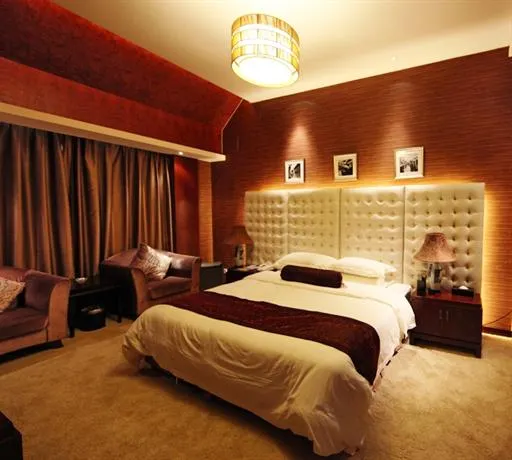 GOLD RIVER-SIDE HOTEL WUZHEN - Image 1
