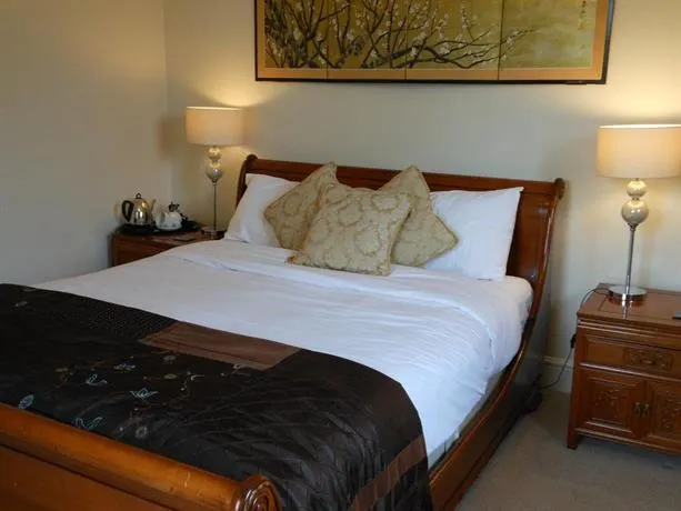 The Broomsquire Hotel - Image 1