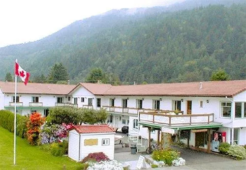 Harrison Village Motel - Image 1