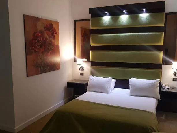 Spectra Inn Hotel - Image 1