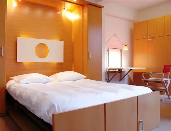 Hotel Downtown Antwerp - Image 1