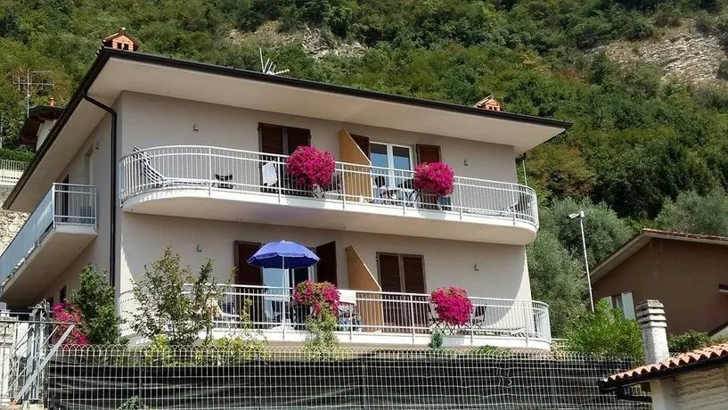Piccolo Paradiso - Image 1