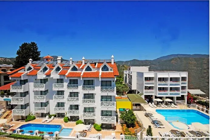 Blue Palace Hotel & Apart - Image 1