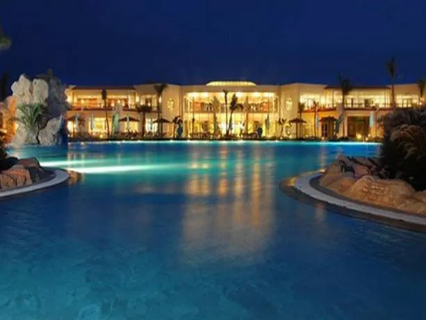 Hilton Sharks Bay Resort - Image 1
