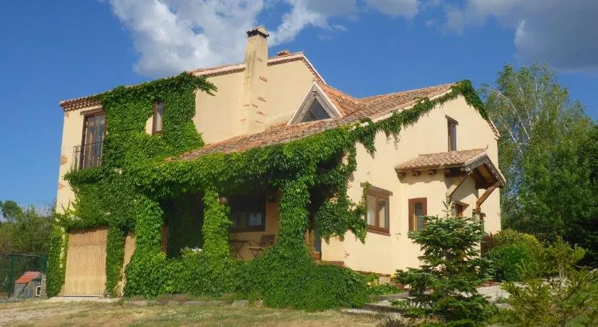 Preciosa Casa Lobos, aislada e independiente - Image 1