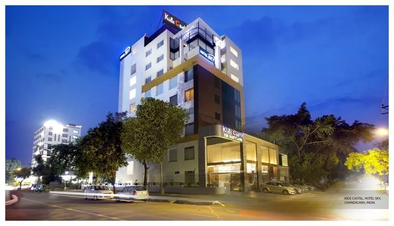Hotel Sky - Image 1