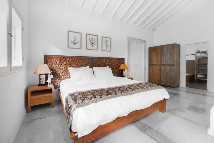 SooBali White Villa - Image 1