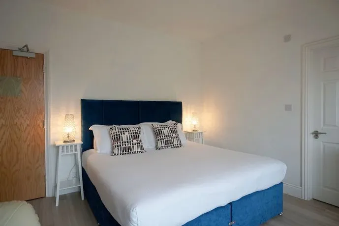One Helena Road - Image 1